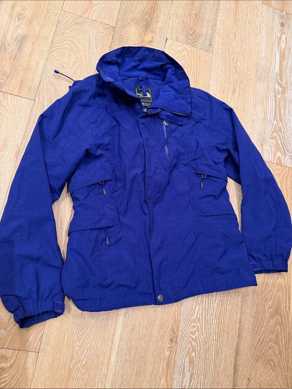 The North Face HyVent Hooded Ski Jacket Purple Small